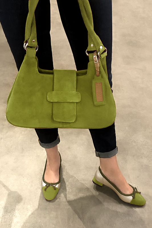 Pistachio green and gold women's ballet pumps, with low heels. Square toe. Flat flare heels. Worn view - Florence KOOIJMAN